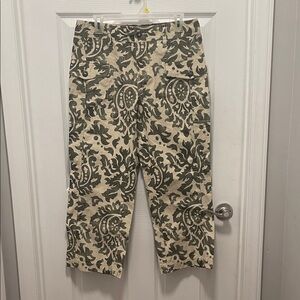 Tommy Hilfiger Women’s cropped Cargo Pants - Allivet green and tan design